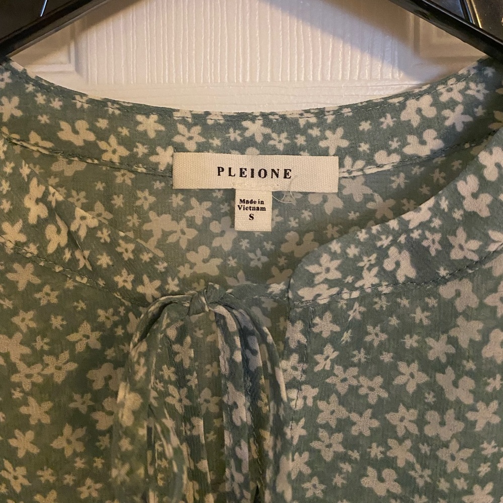 EUC Pleione Floral Blouse. - Picture 14 of 15